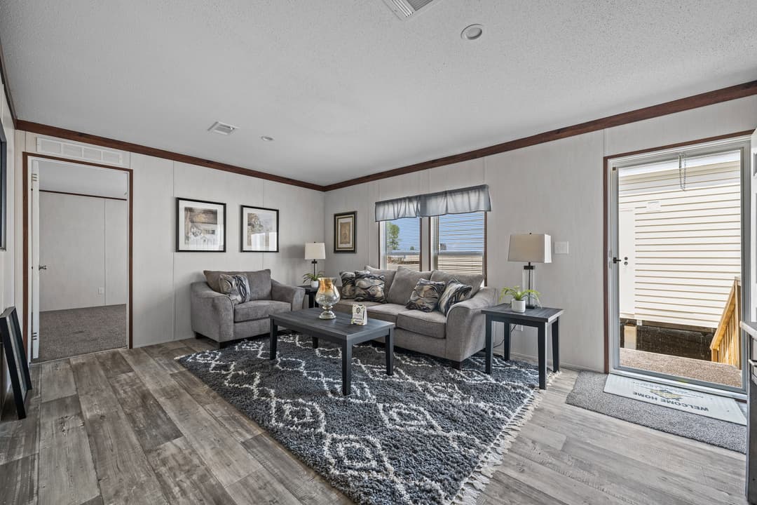Nitro interior home features
