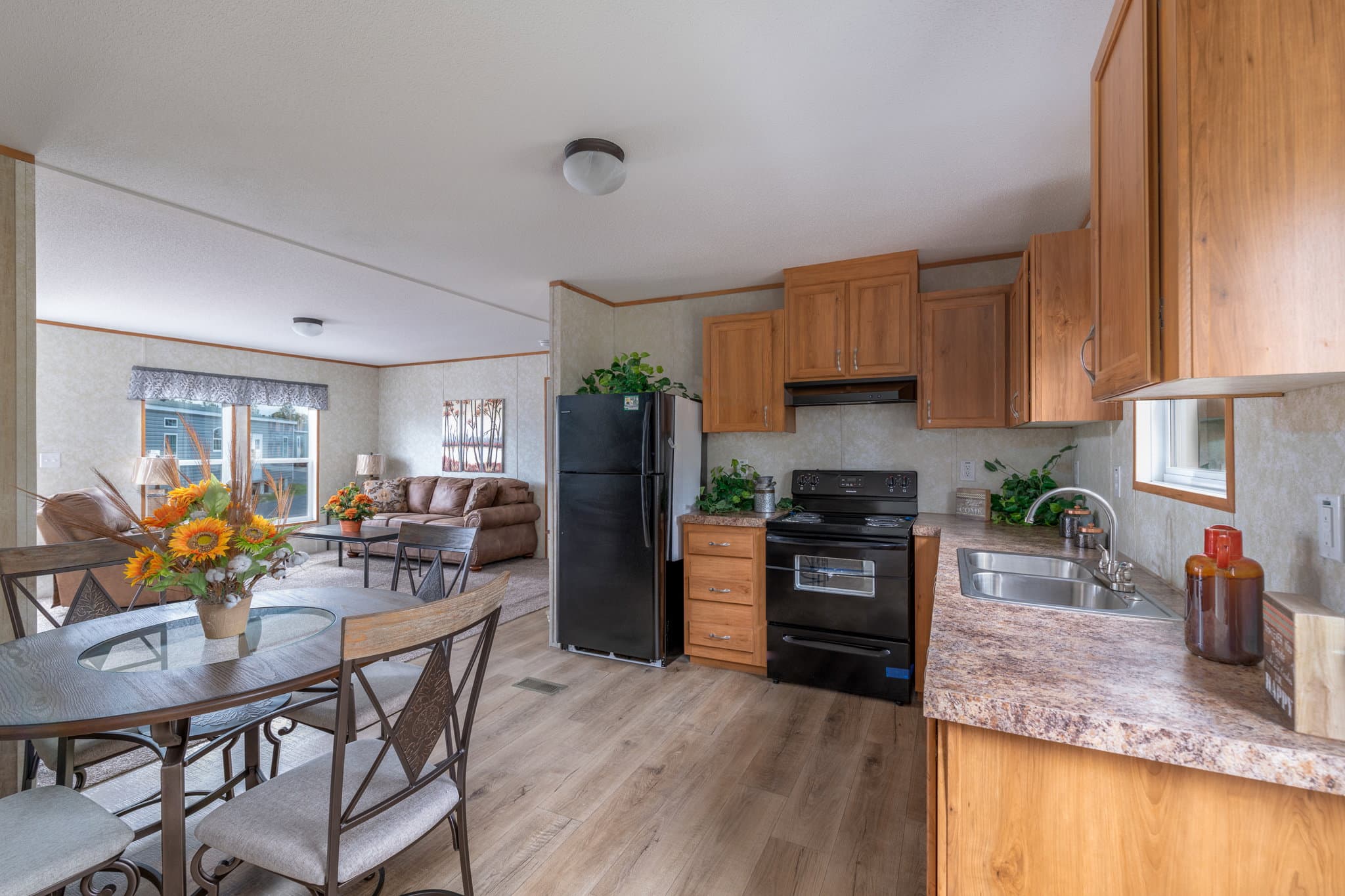 Flash kitchen home features