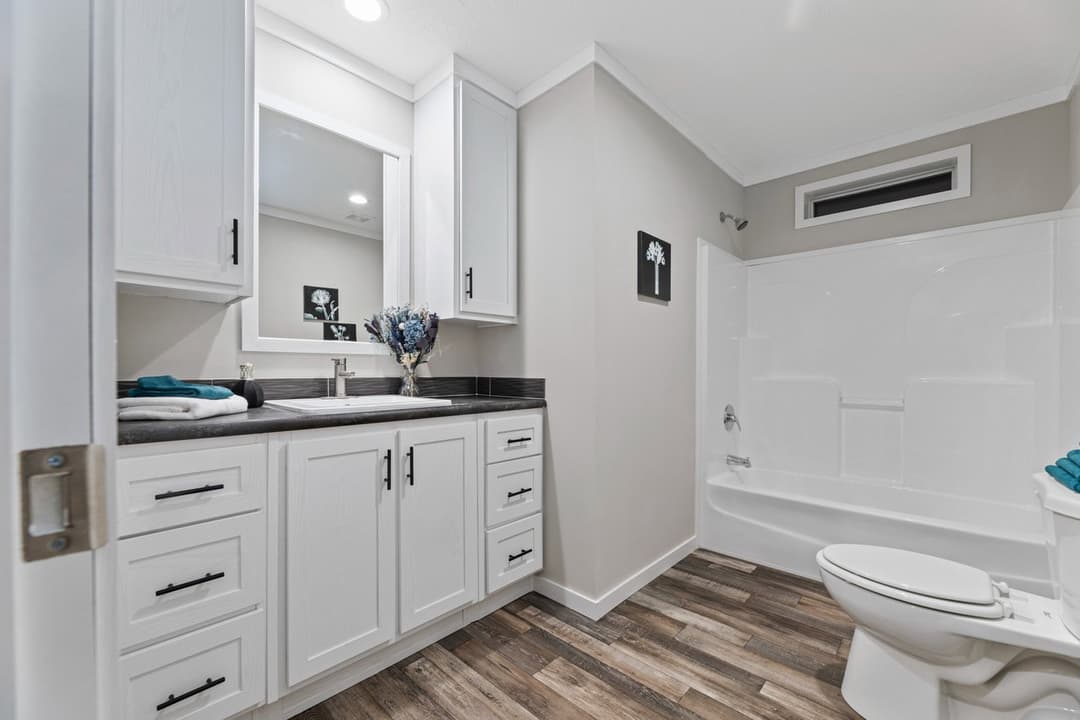 K2 32764p bathroom home features