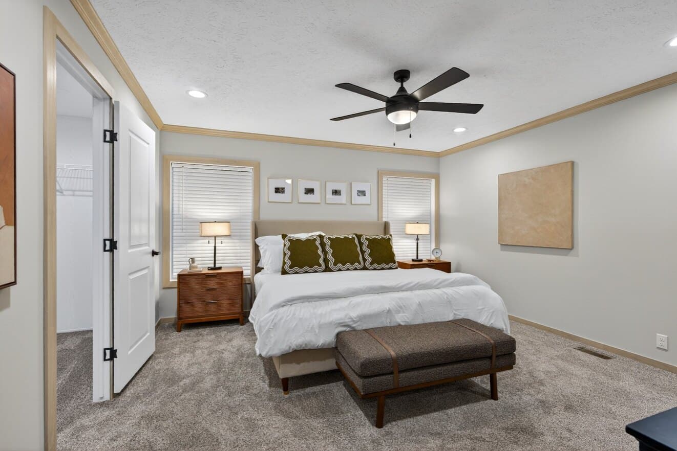 Ignition 32704e bedroom home features