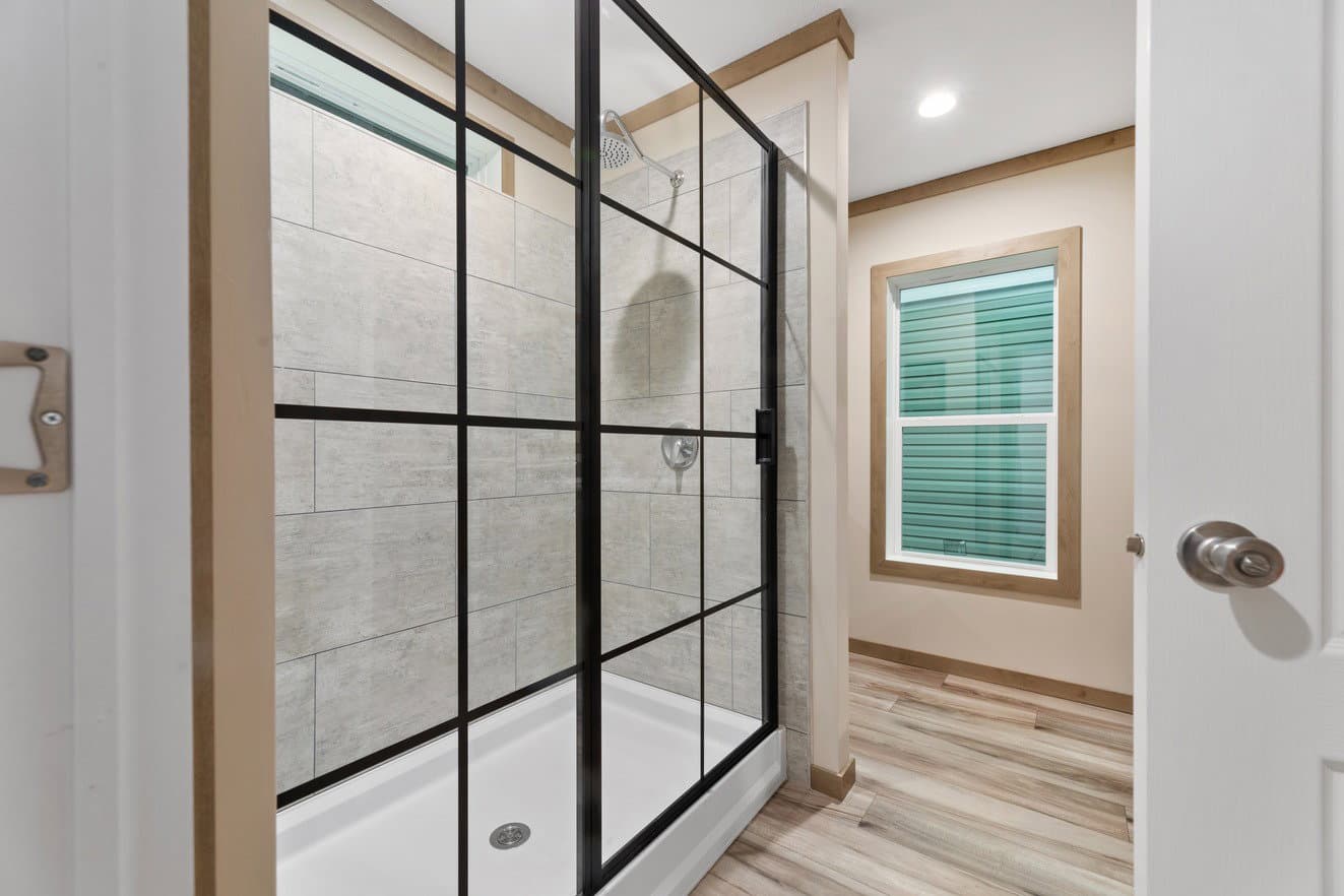 Ascension 16723h bathroom home features