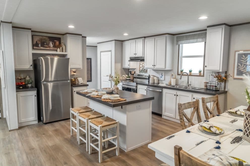 Vista kitchen home features