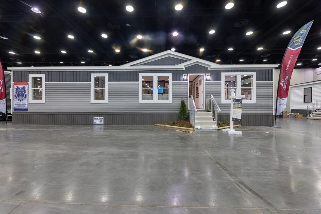 Hemos 28524b elevation, exterior, and hero home features