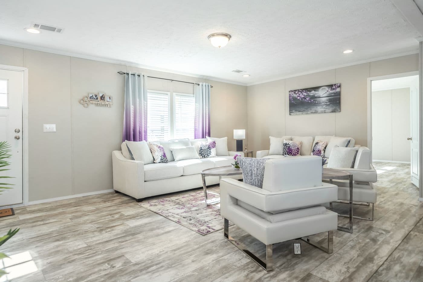 Stella interior home features