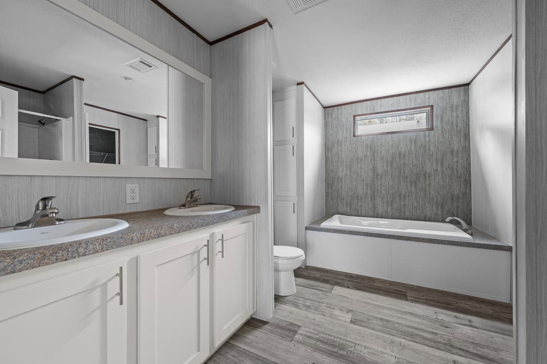 Nitro bathroom home features