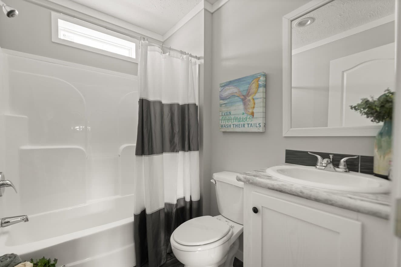 Bella 28483h bathroom home features