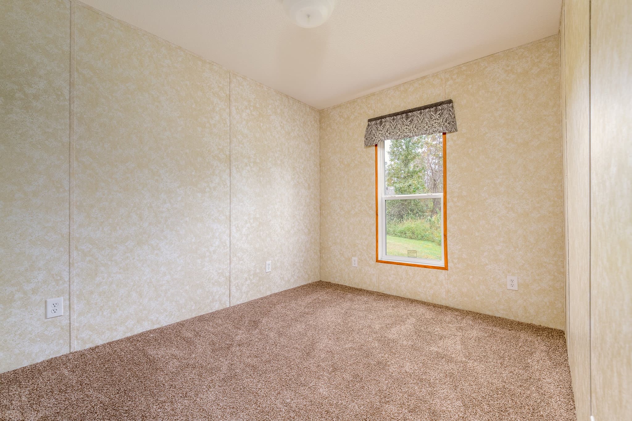 Flash bedroom home features