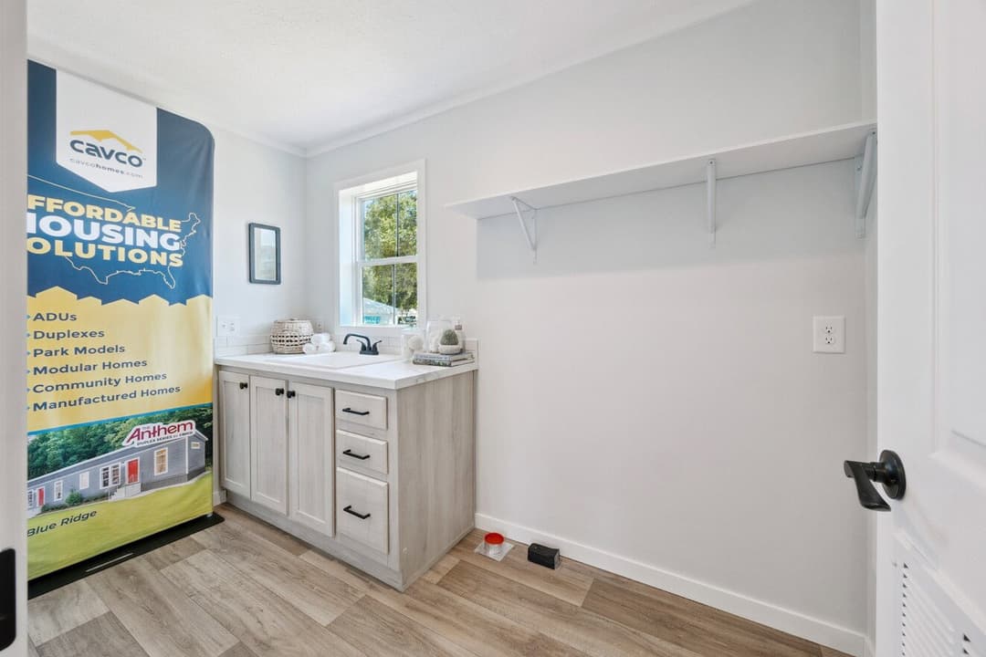 Axis 32563n interior home features