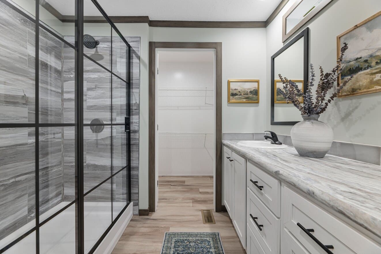 Hemos 28524b bathroom home features