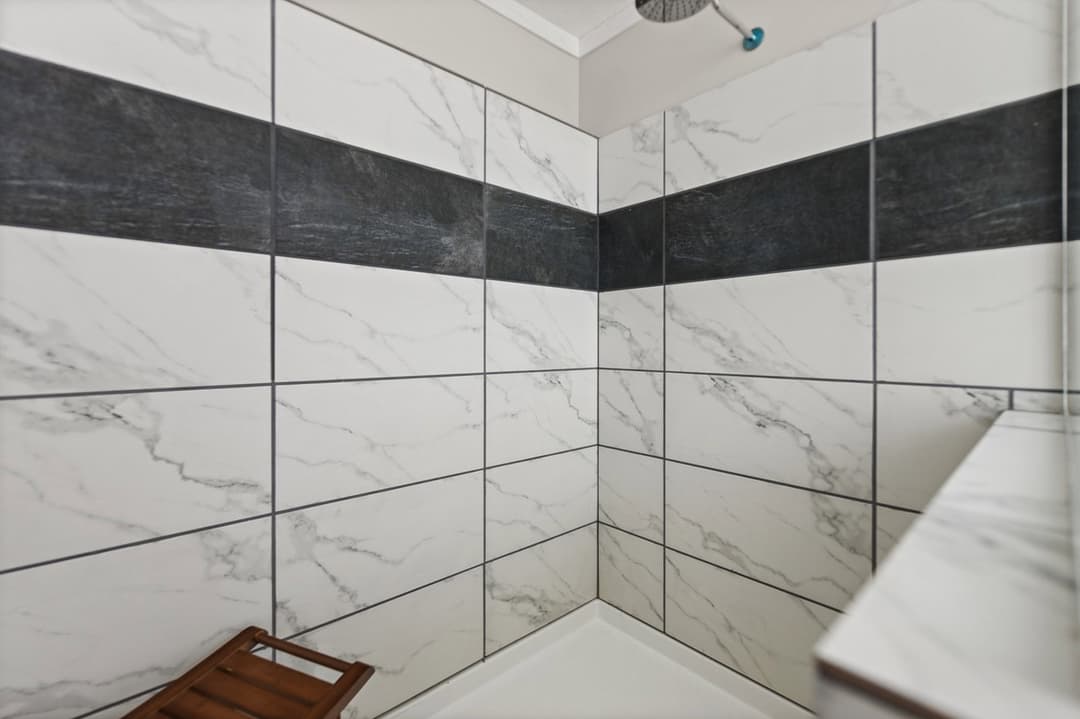 Big beam house 32663x bathroom home features