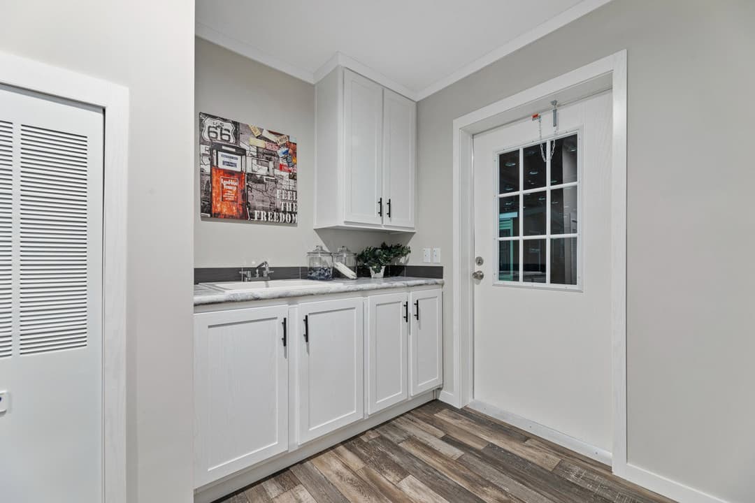 K2 32764p interior home features