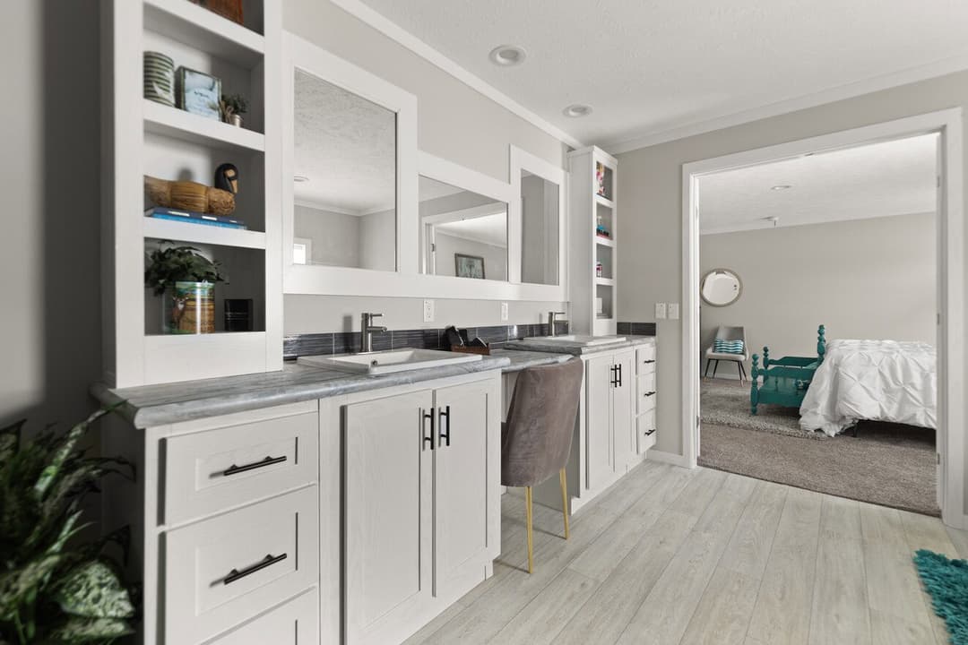 Big beam house 32663x bathroom home features
