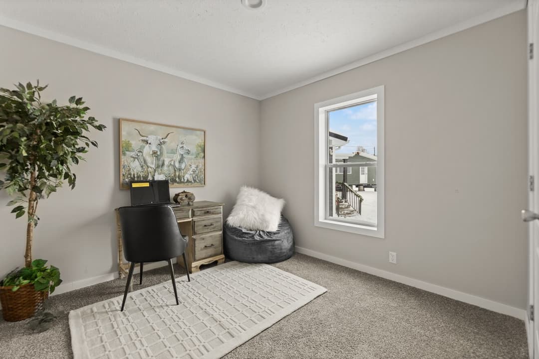 Escape 28443b bedroom home features