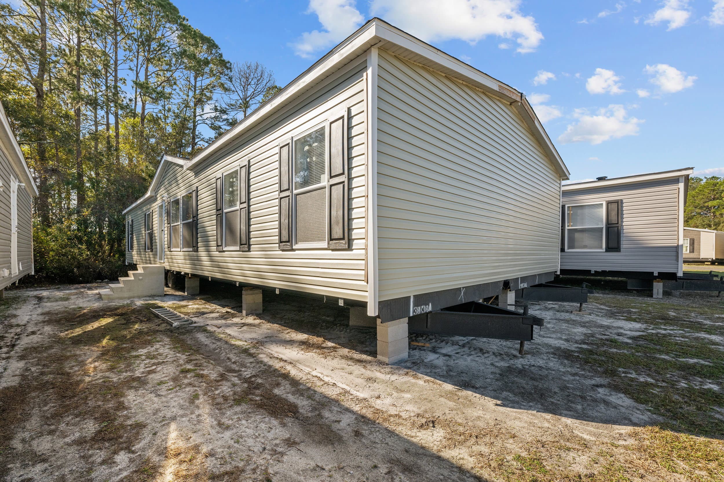 Gunner exterior home features