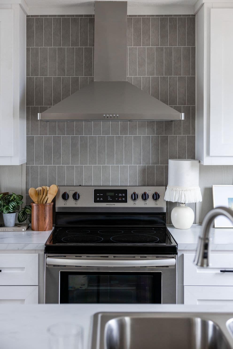 Magellan kitchen home features