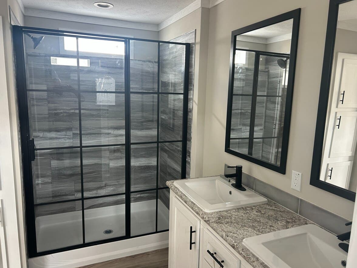Twin peaks 16763e bathroom home features