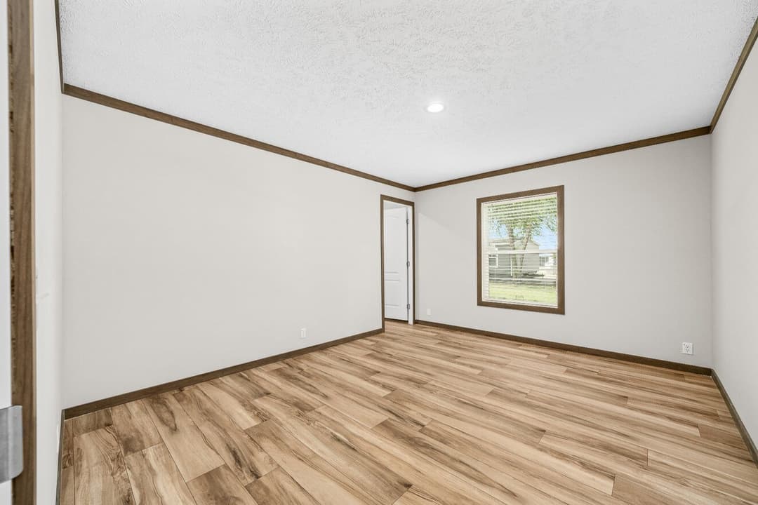 Warrior 32563f bedroom home features