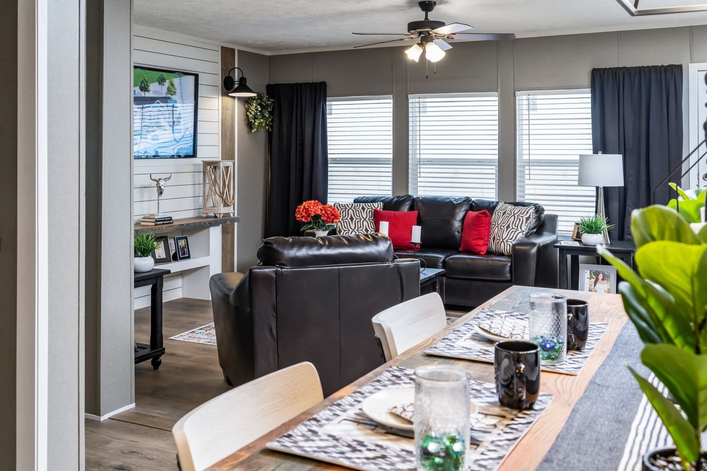 Savannah breeze interior home features