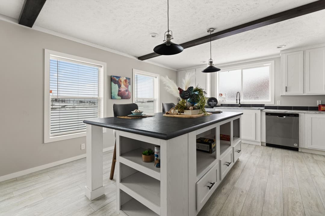 Beam house 32603x kitchen home features