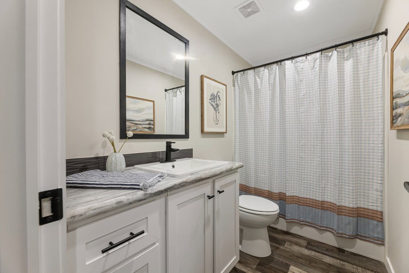 Stratos 28643b bathroom home features